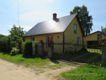 Mednieku iela 11