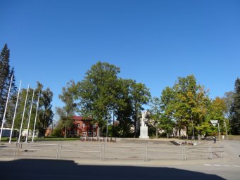 Centra laukums 1