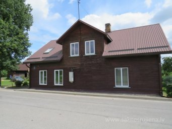 Raiņa iela 42