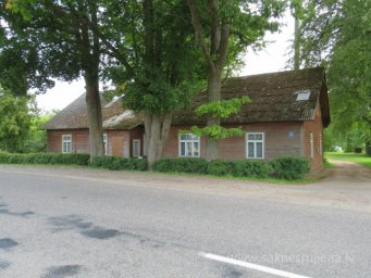 Pērnavas iela 34